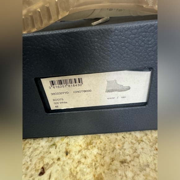 Can use as a snow or rain boot - Picture 2 of 3